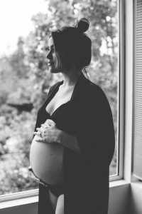 puur en elegant zwangerschapfotografie